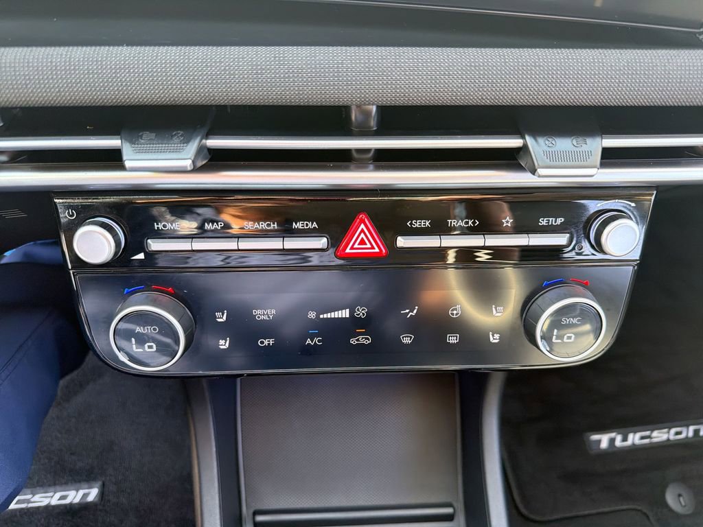 Used 2025 Hyundai Tucson Limited AWD/4WD image 17
