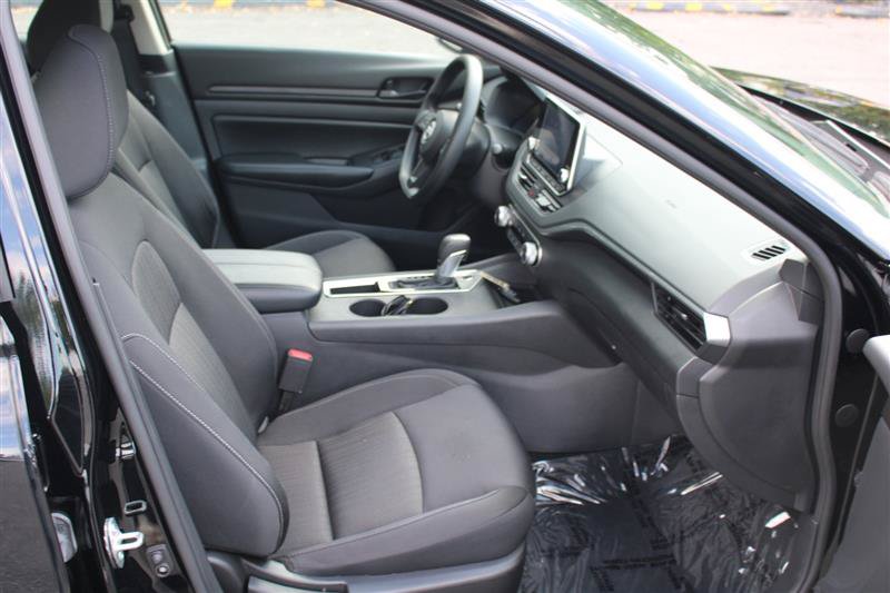 Used 2025 Nissan Altima 2.5 S FWD image 10