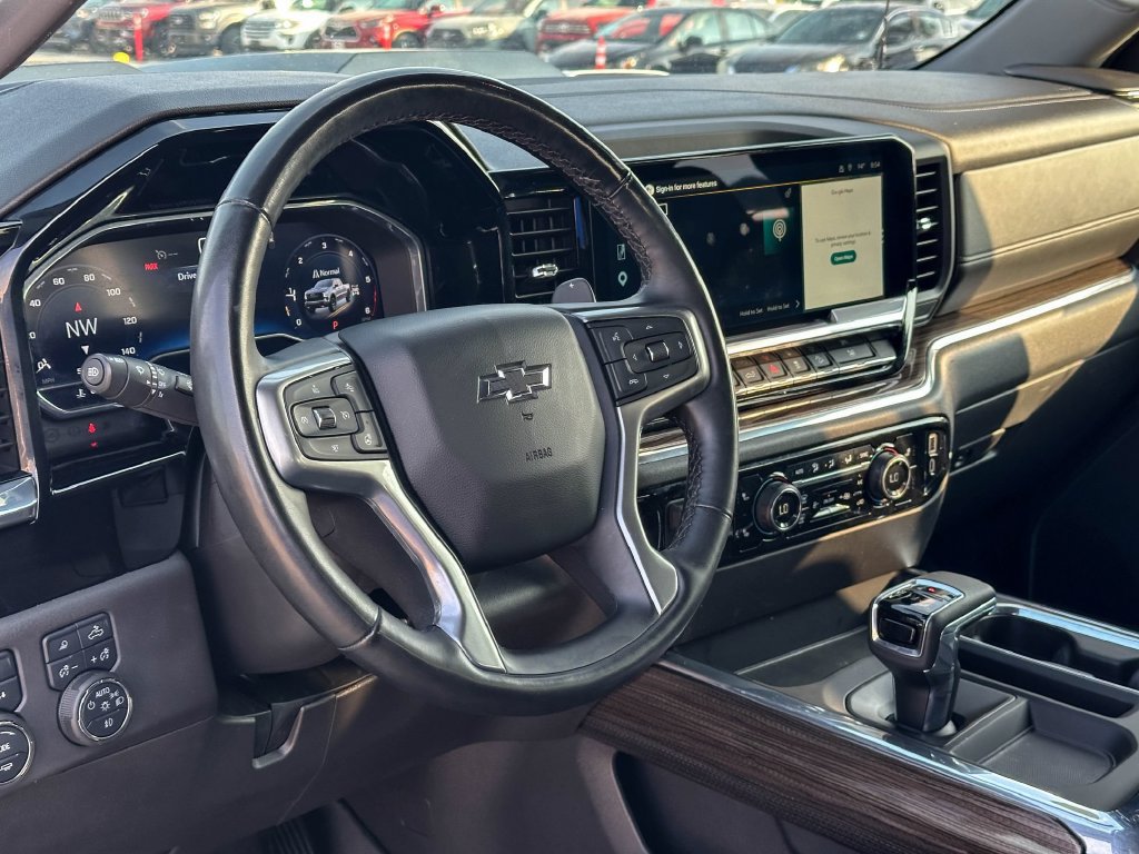 Used 2025 Chevrolet Silverado 1500 LT Trail Boss w/ LT Trail Boss Premium Package AWD/4WD image 12
