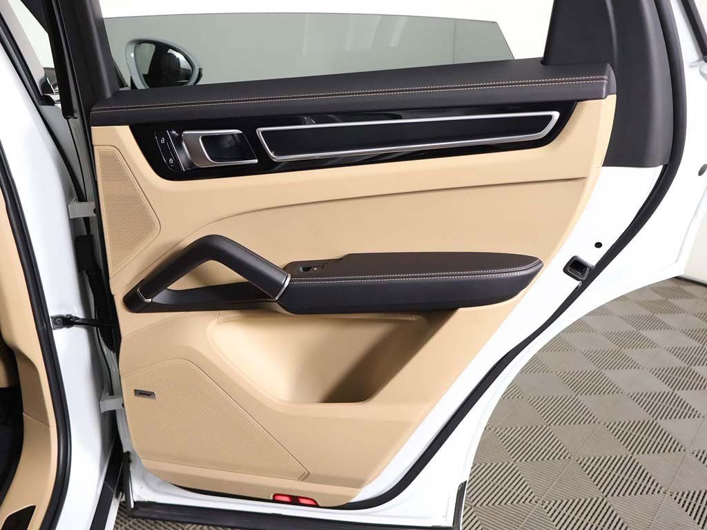 Used 2022 Porsche Cayenne GTS image 29