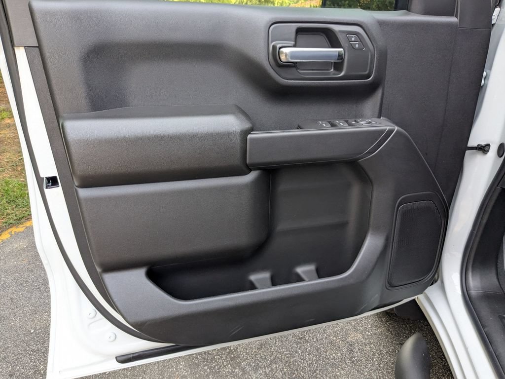 New 2026 Chevrolet Silverado 1500 Custom w/ Turbomax Blackout Package AWD/4WD image 9