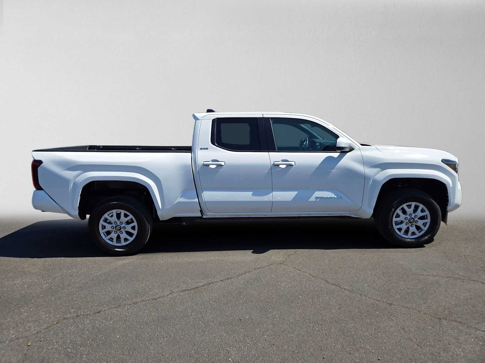 Used 2026 Toyota Tacoma SR5 RWD image 2