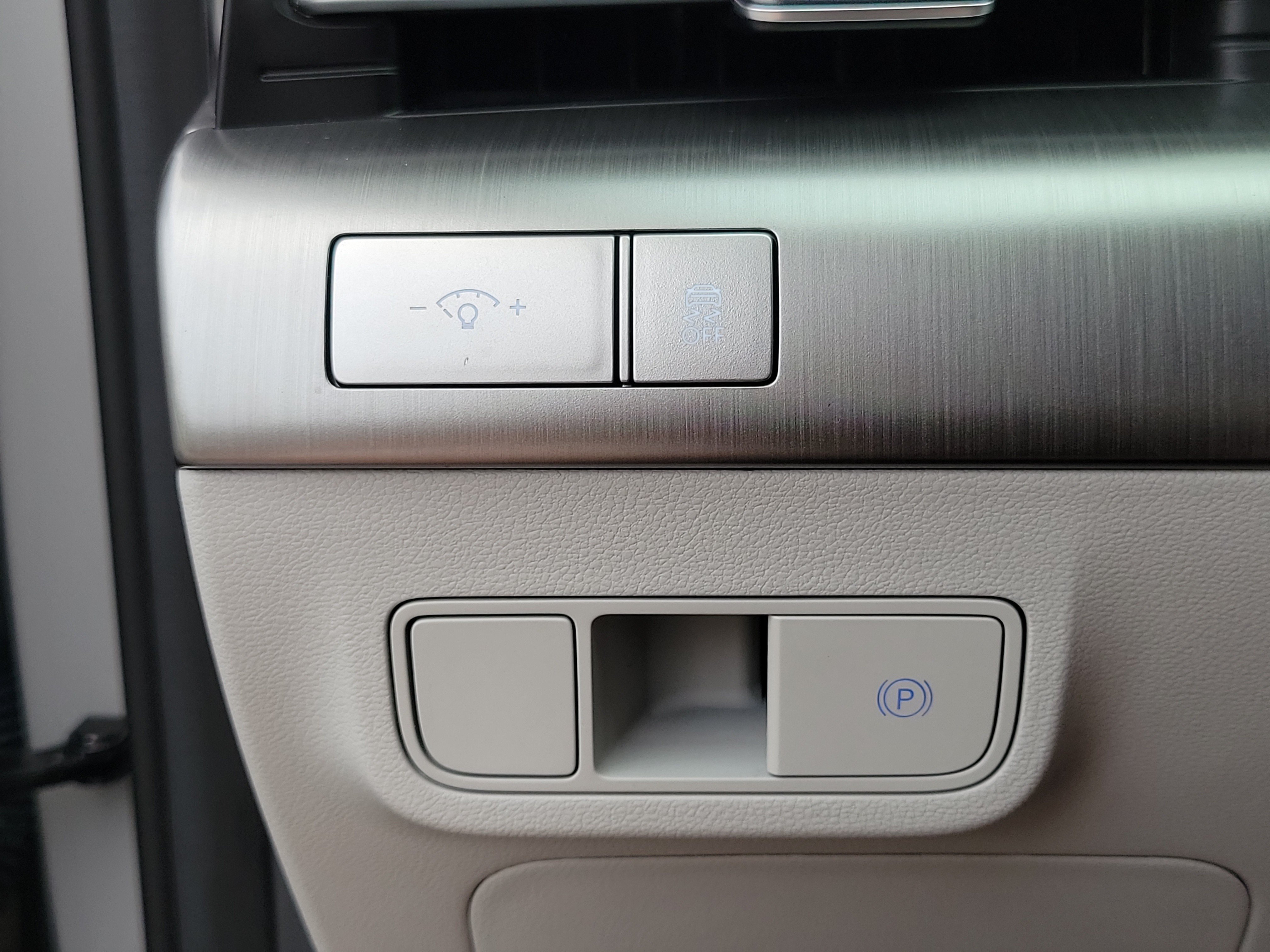 Certified 2024 Hyundai Kona SEL FWD image 12