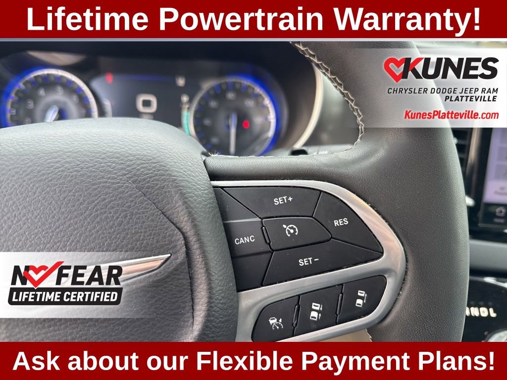 Used 2023 Chrysler Pacifica Touring-L image 20