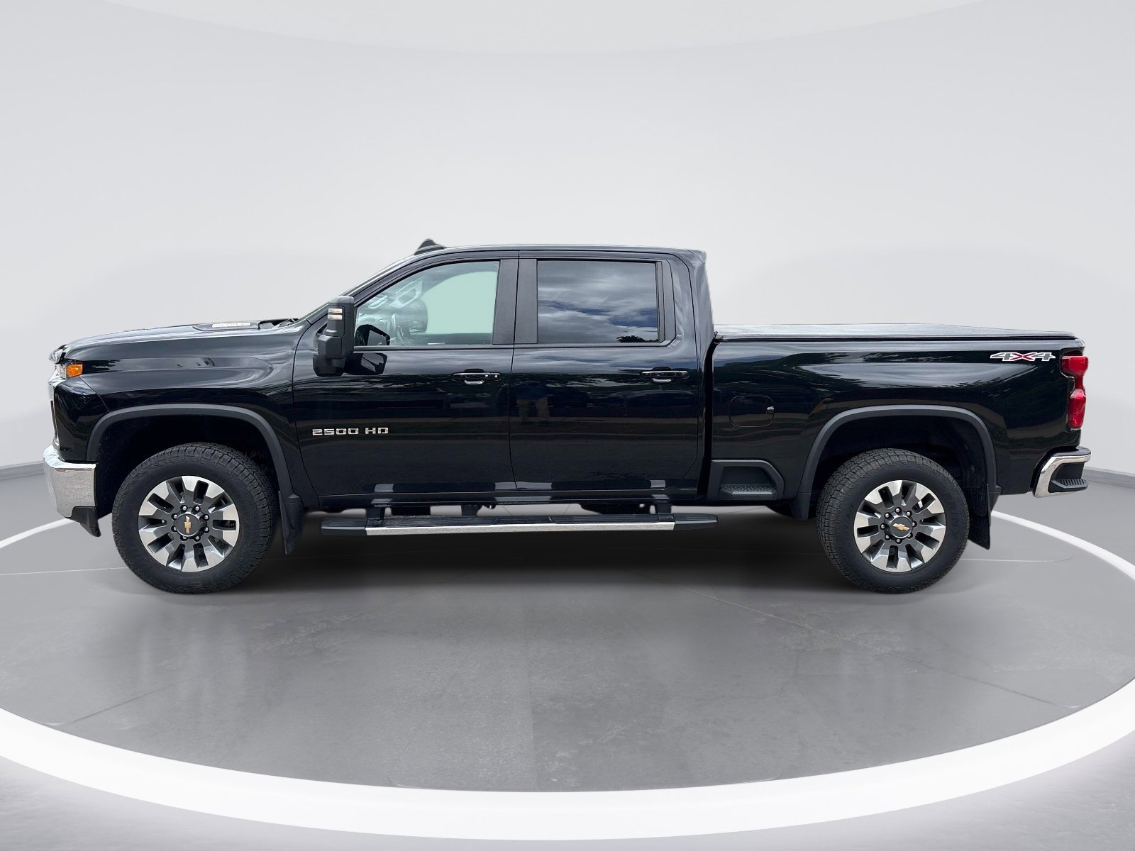 Used 2021 Chevrolet Silverado 2500 LT w/ Convenience Package AWD/4WD image 5
