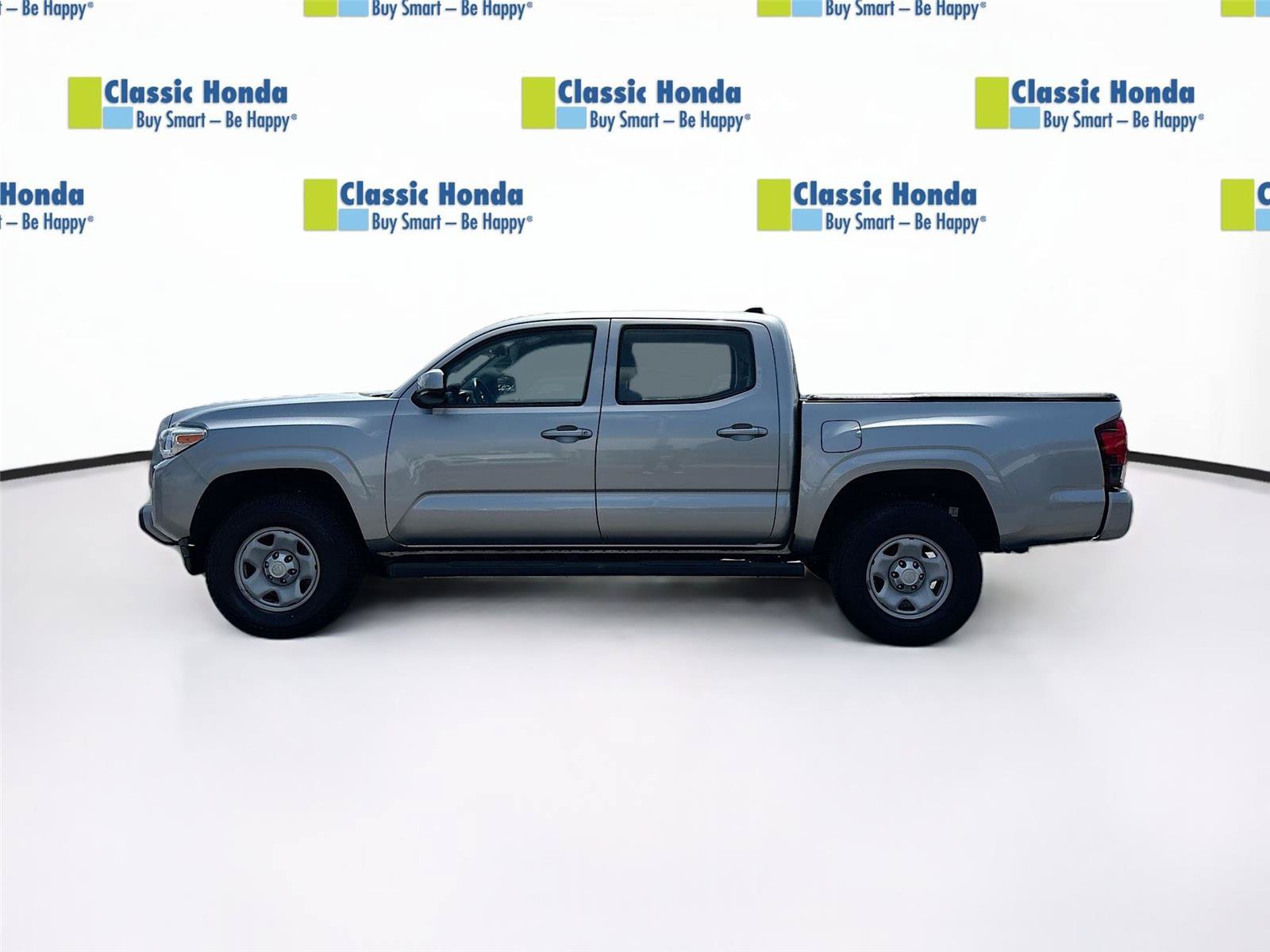 Used 2018 Toyota Tacoma SR RWD image 4