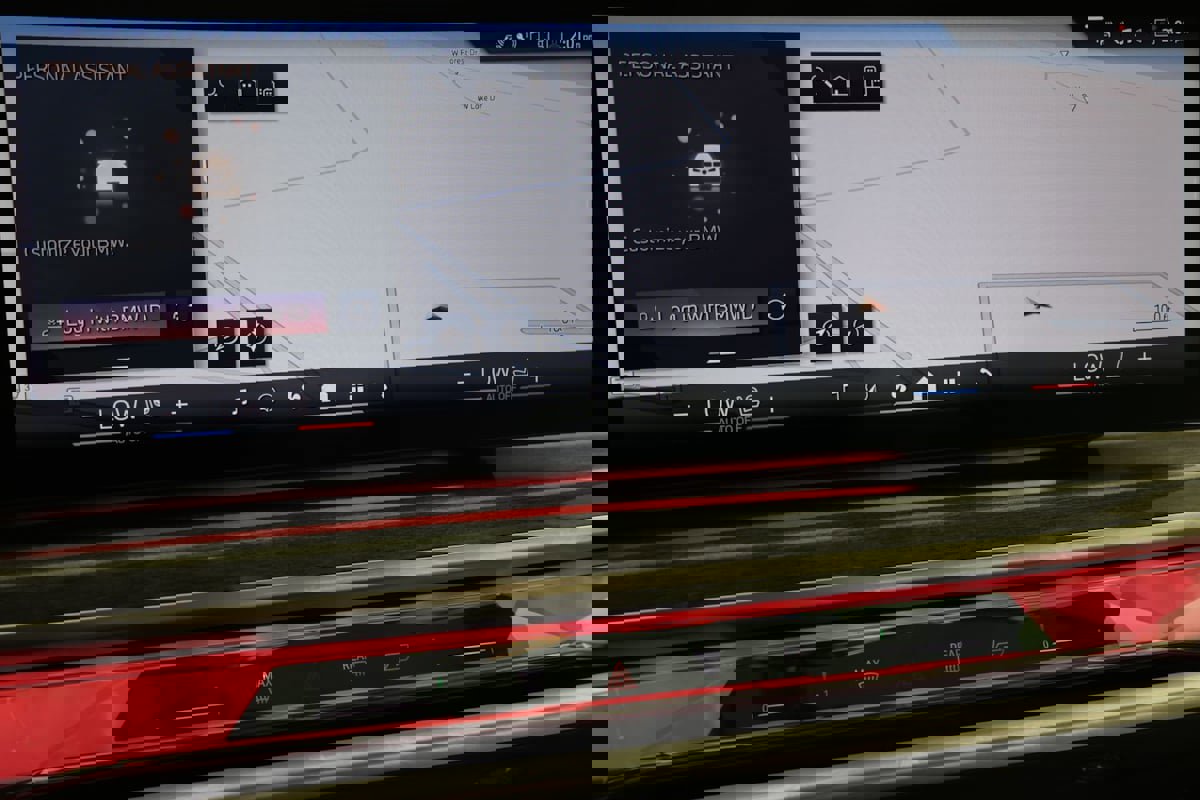 Used 2023 BMW 760i xDrive AWD/4WD image 8