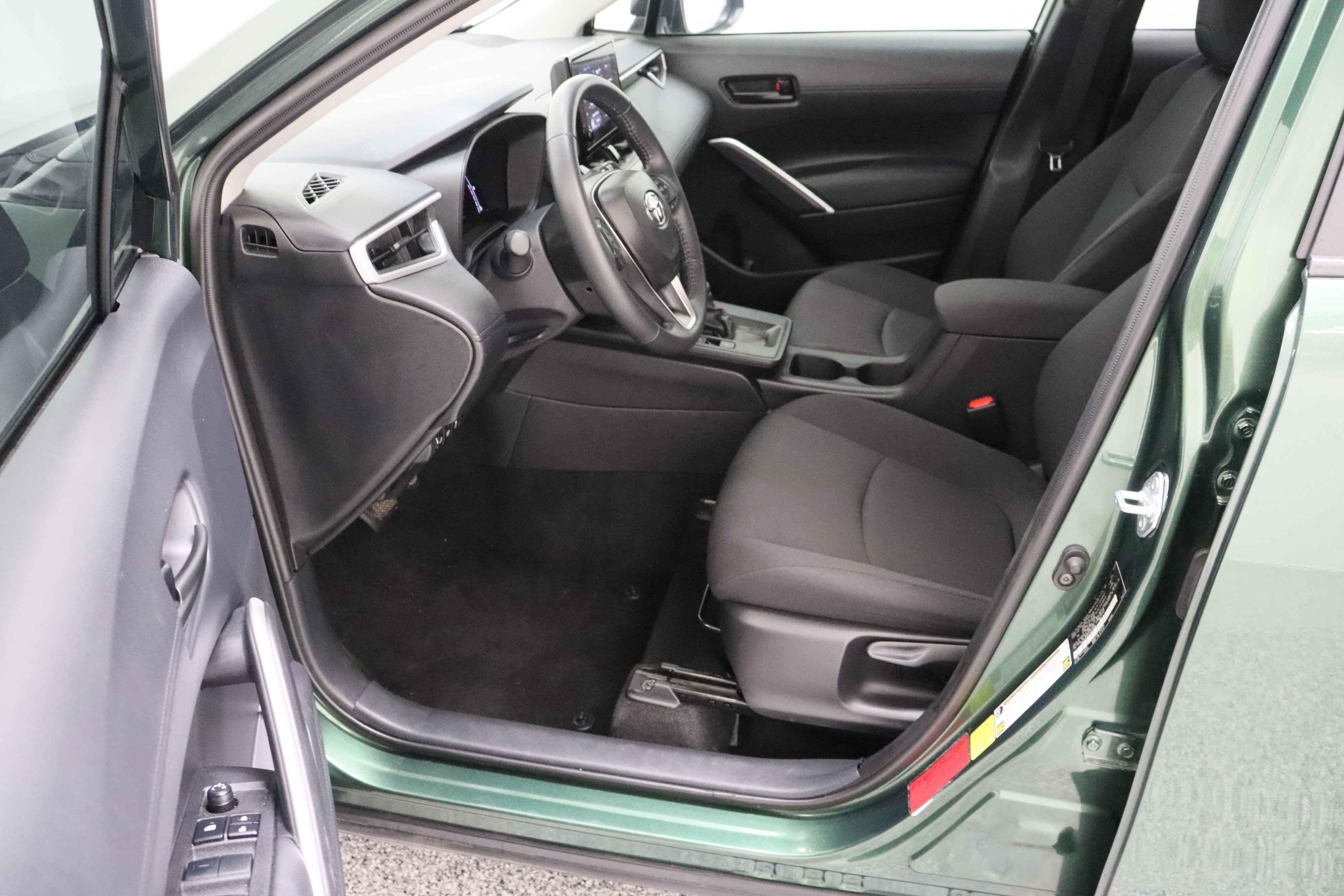 Certified 2026 Toyota Corolla Cross LE FWD image 14
