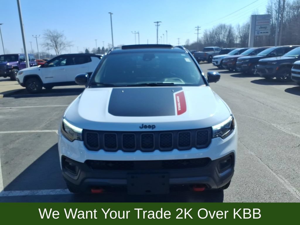 Used 2023 Jeep Compass Trailhawk w/ Trailhawk Elite Group AWD/4WD image 3