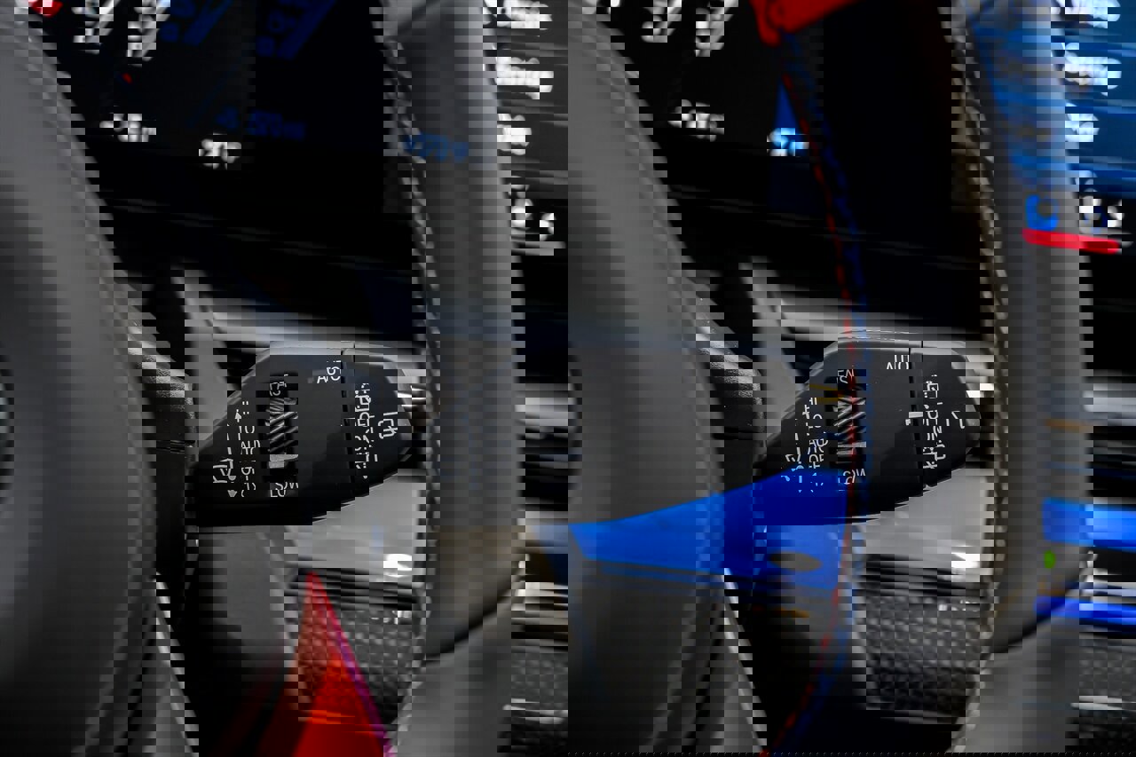 Used 2026 BMW M5 Touring w/ Executive Package image 31