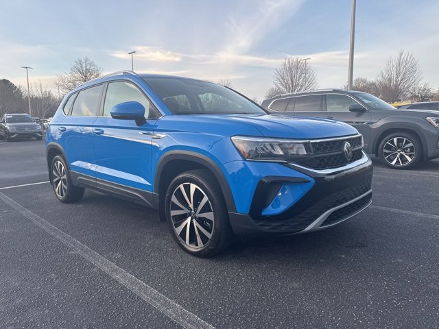 Certified 2023 Volkswagen Taos SE w/ Panoramic Sunroof Package image 8