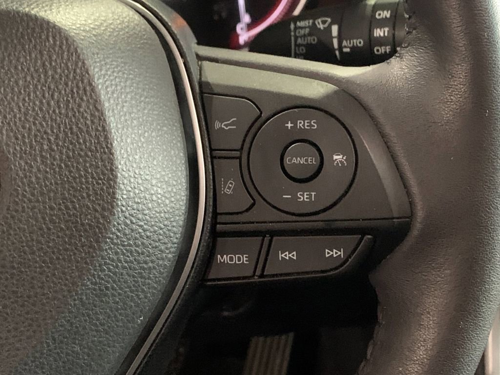 Used 2023 Toyota RAV4 XLE Premium image 29