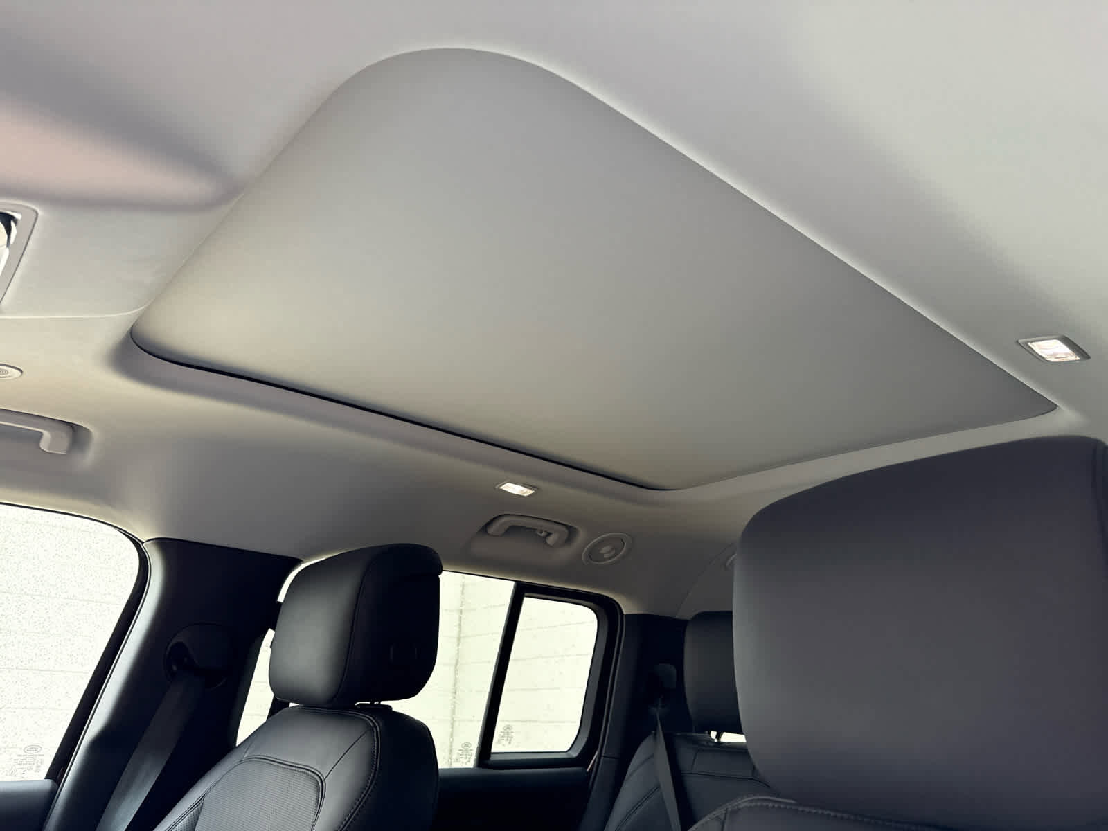 Used 2025 Land Rover Defender 130 S image 14