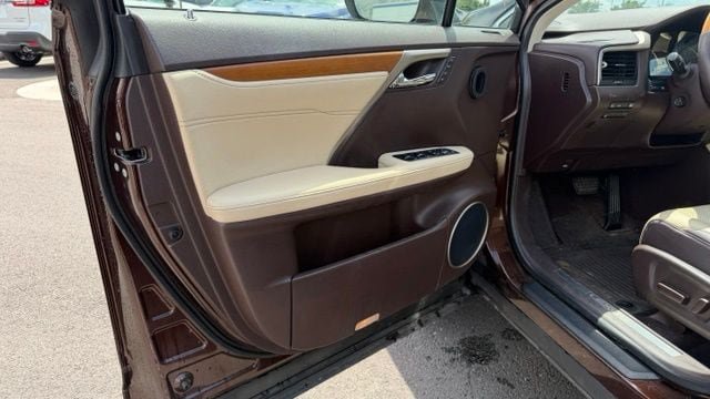 Used 2017 Lexus RX 450h AWD w/ Cold Weather Package image 15