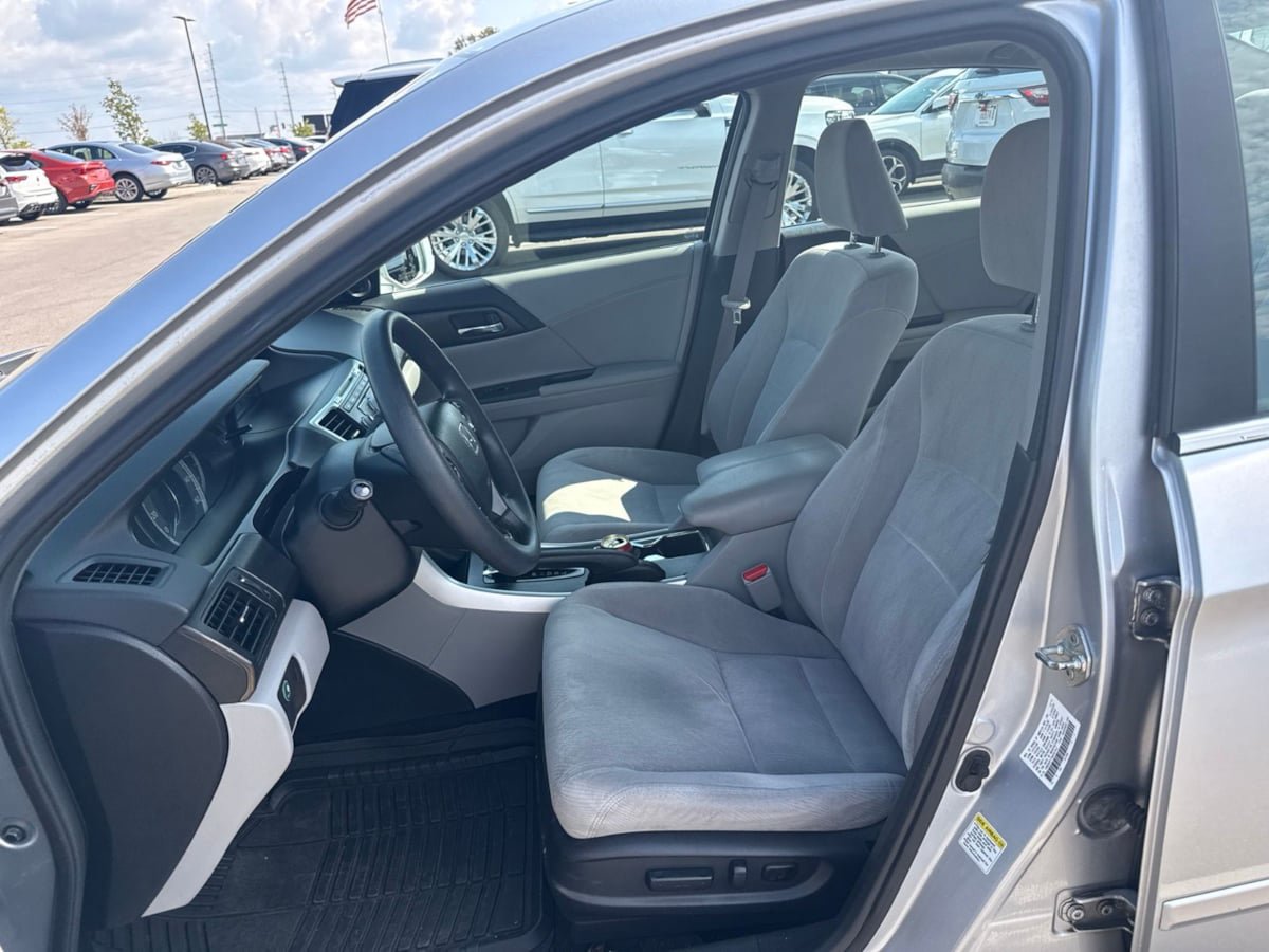 Used 2013 Honda Accord EX image 9