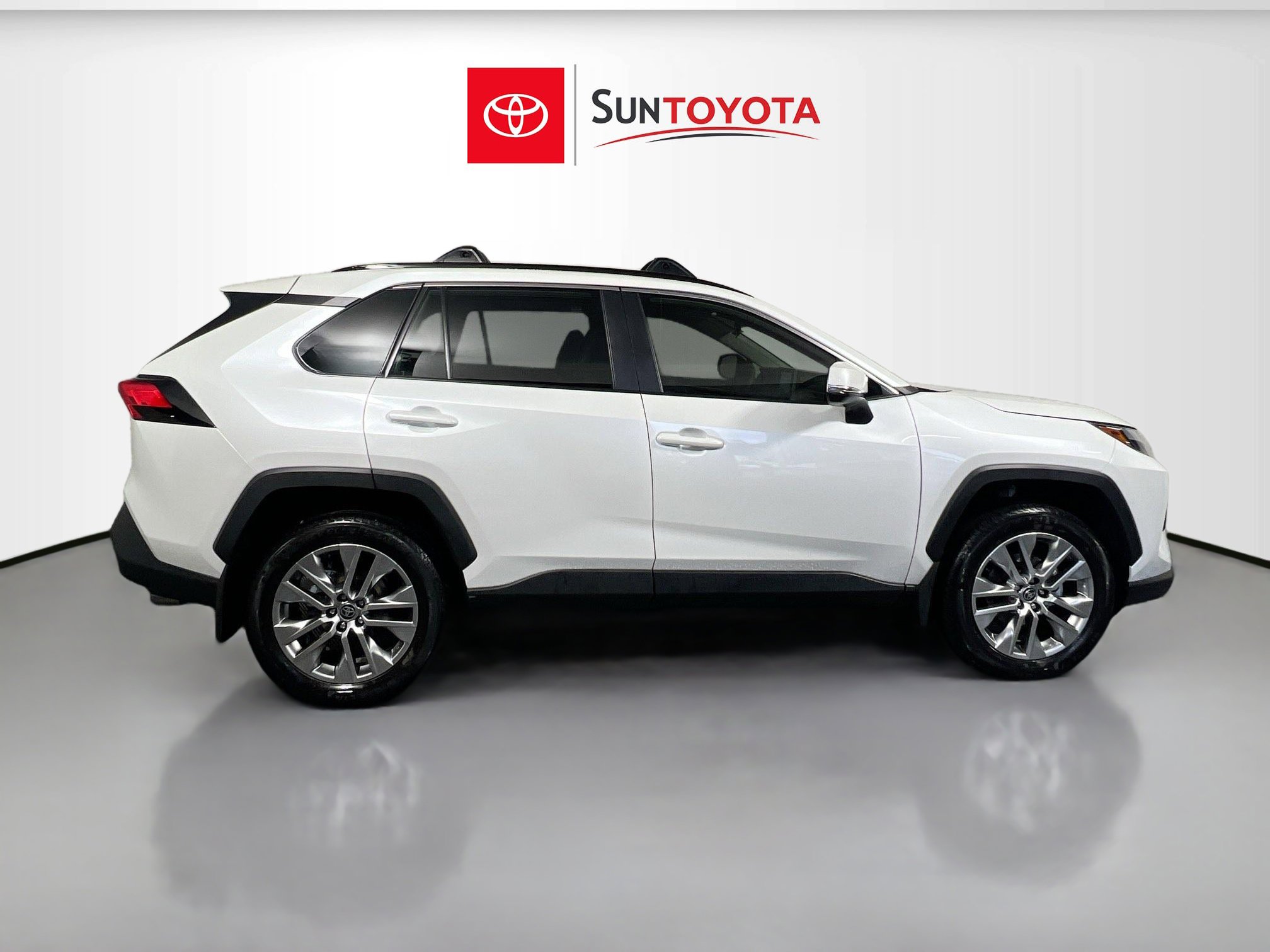 Used 2025 Toyota RAV4 XLE Premium image 2