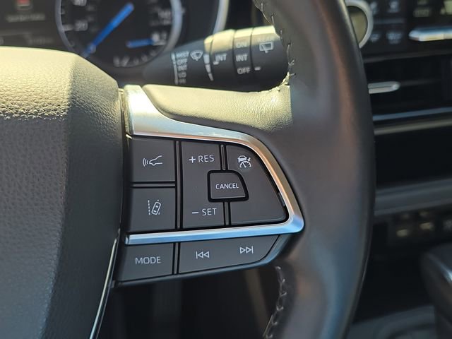 Used 2021 Toyota Highlander XLE image 37