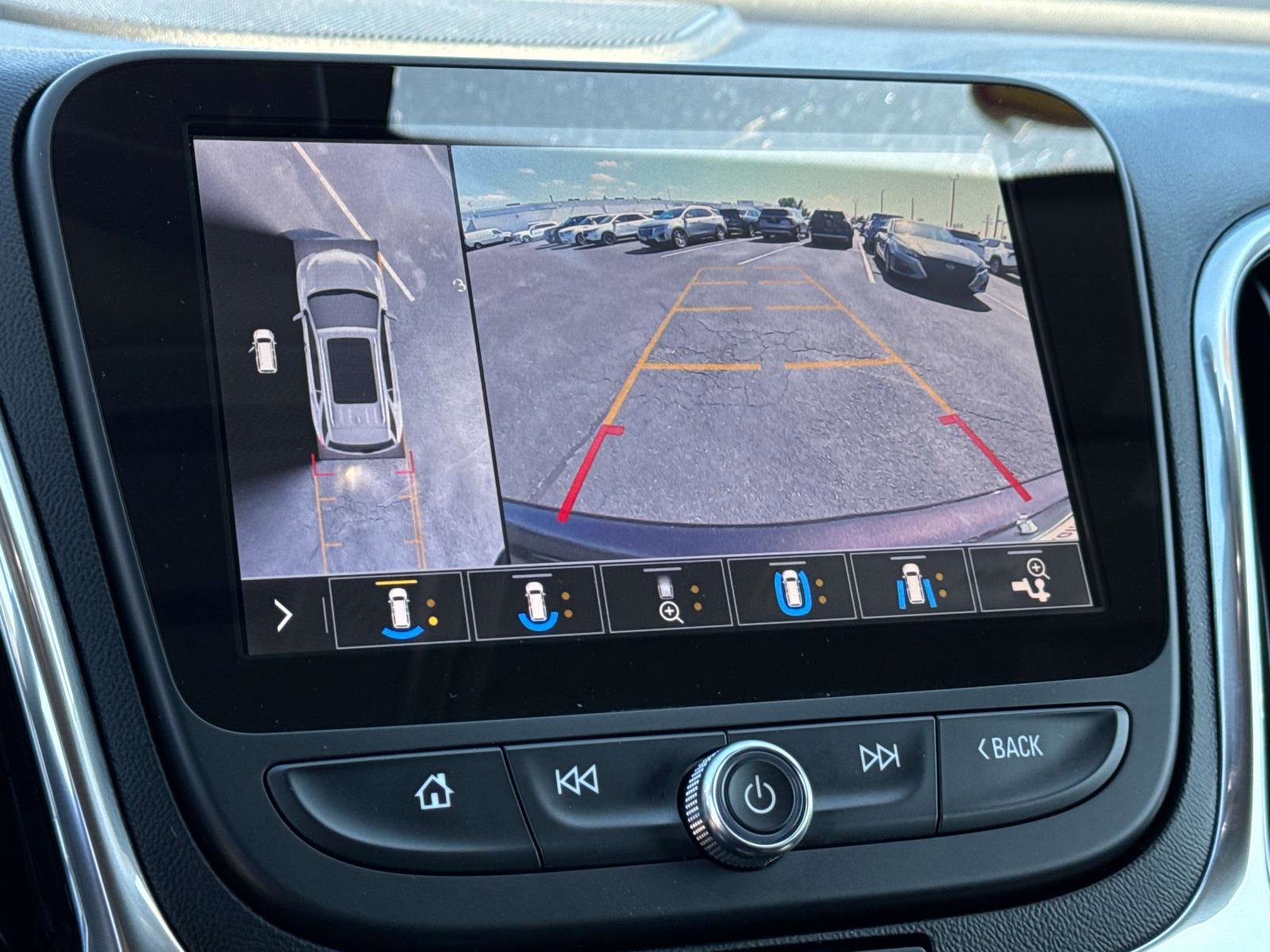 Used 2020 Chevrolet Equinox Premier FWD image 4