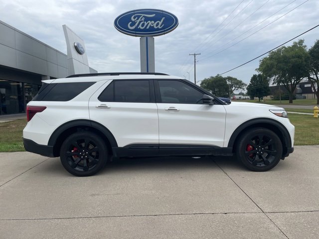 Used 2024 Ford Explorer ST w/ Technology Package image 17