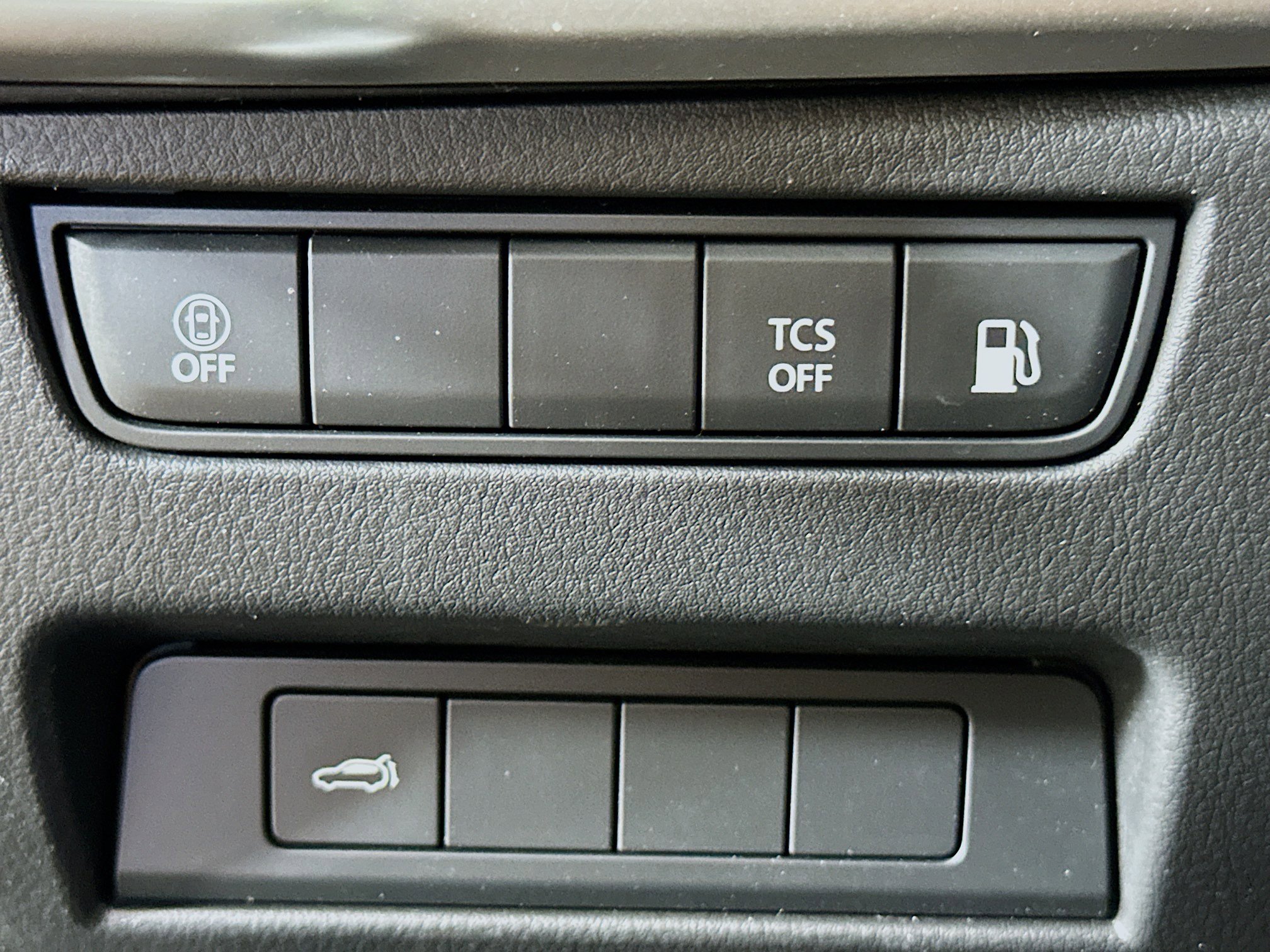 Used 2024 MAZDA CX-90 Plug-In Hybrid w/ Preferred AWD/4WD image 17