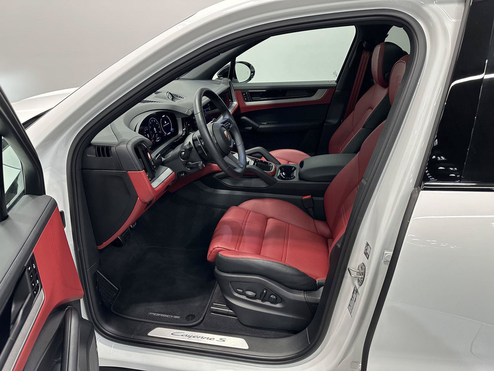Certified 2026 Porsche Cayenne S AWD/4WD image 17
