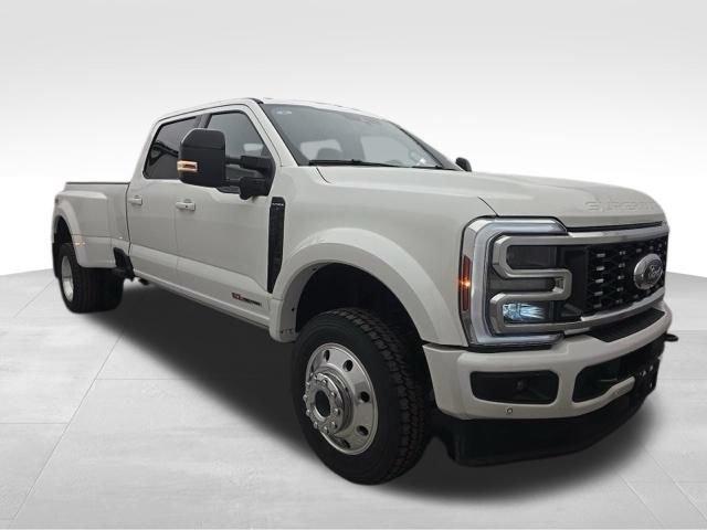 Used 2025 Ford F450 Platinum w/ FX4 Off-Road Package AWD/4WD image 3
