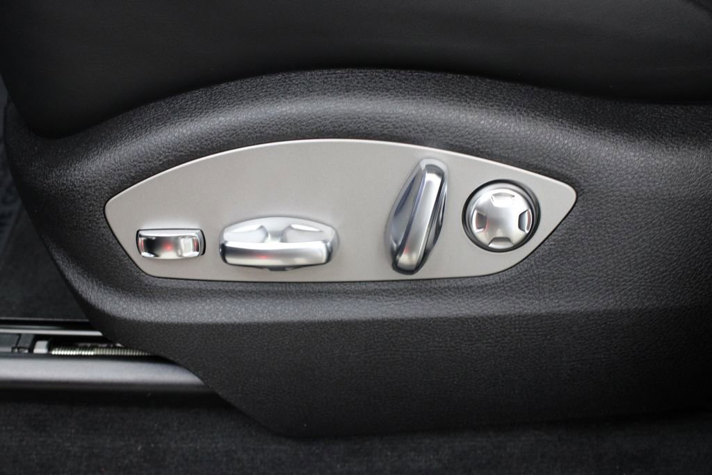 New 2026 Porsche Macan image 27