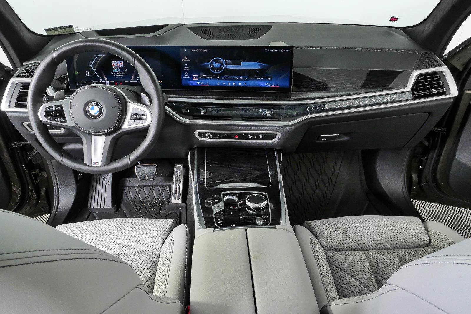 Used 2025 BMW X7 xDrive40i w/ M Sport Package AWD/4WD image 19