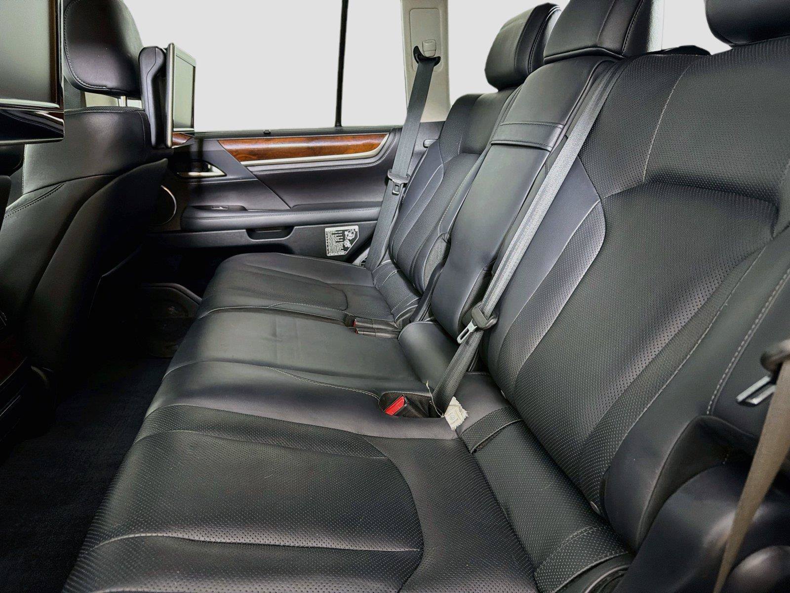 Used 2016 Lexus LX 570 4WD w/ Luxury Package image 25