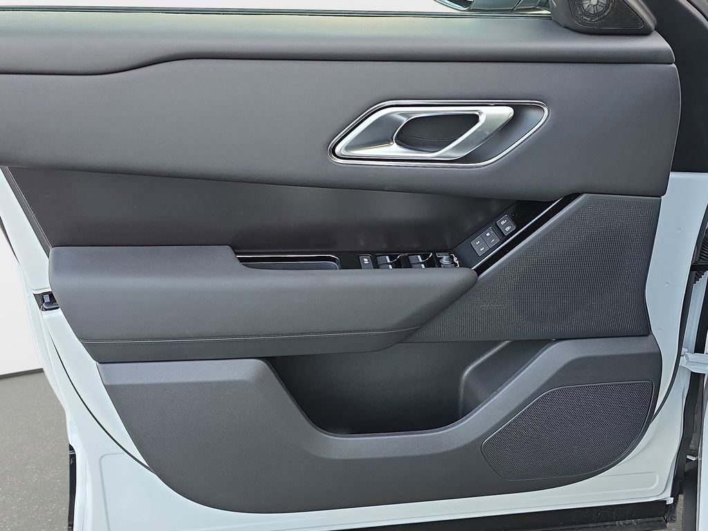 New 2026 Land Rover Range Rover Velar Dynamic SE image 28