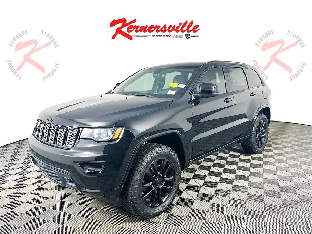 Used 2020 Jeep Grand Cherokee Altitude image 3