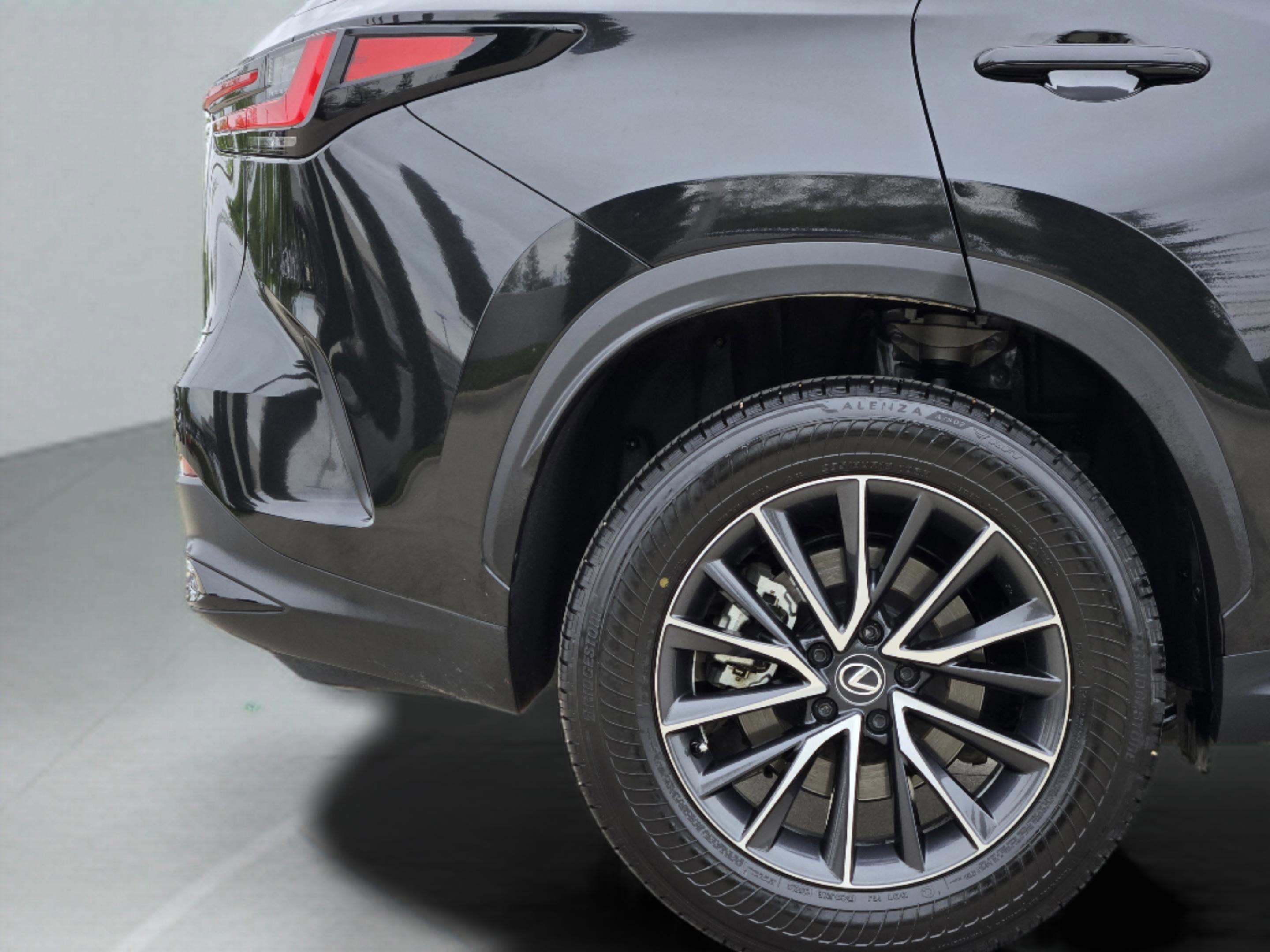 Used 2024 Lexus NX 250 FWD image 30