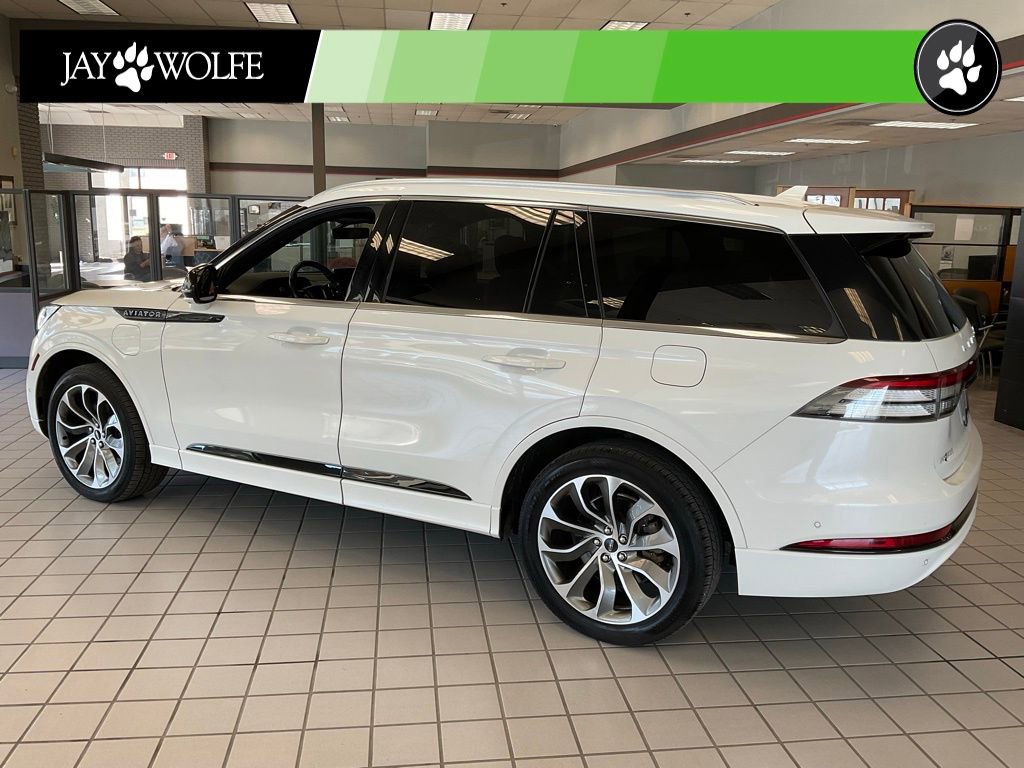Used 2021 Lincoln Aviator Grand Touring w/ Equipment Group 301A image 4