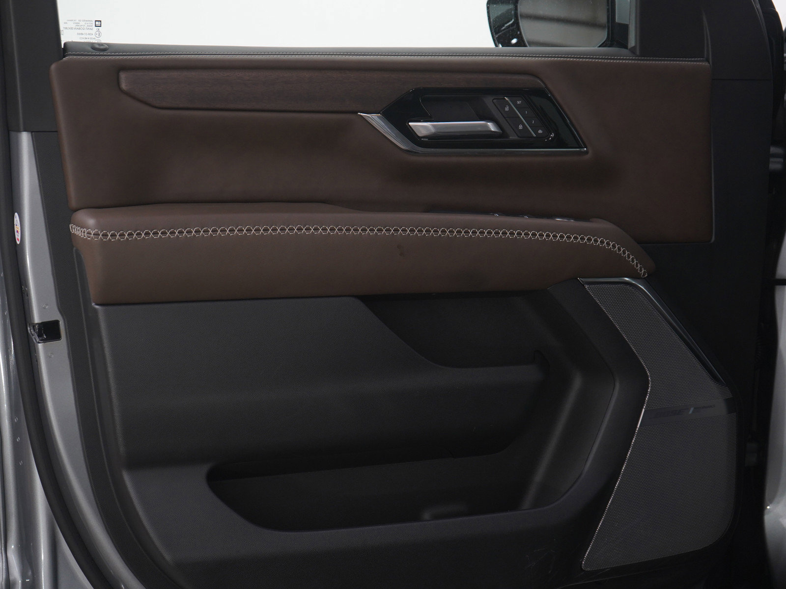 Used 2025 GMC Yukon Denali Ultimate w/ LPO, Floor Liner Package image 25