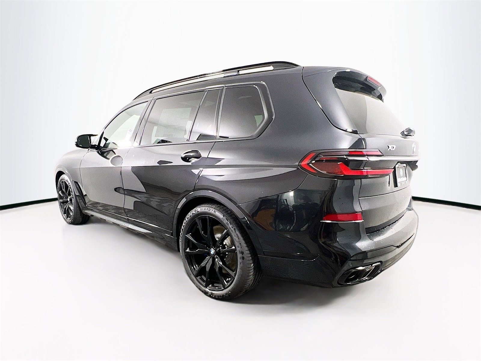 New 2026 BMW X7 M60i image 5