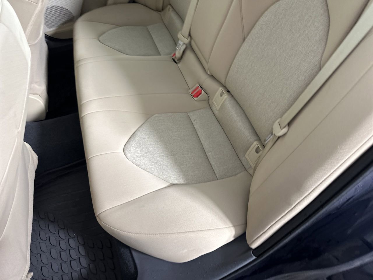 Used 2022 Toyota Camry LE image 22