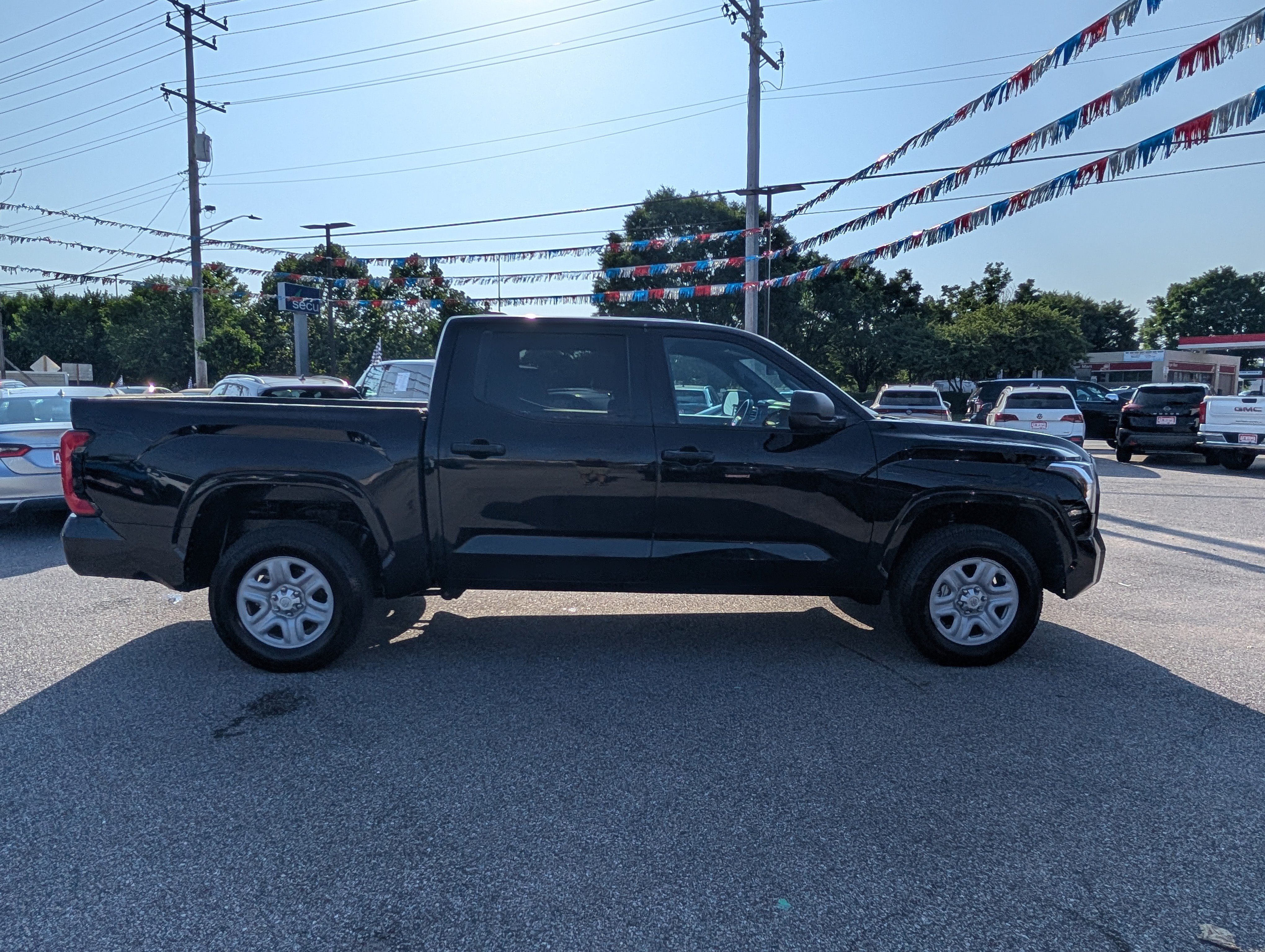 Used 2025 Toyota Tundra SR AWD/4WD image 2
