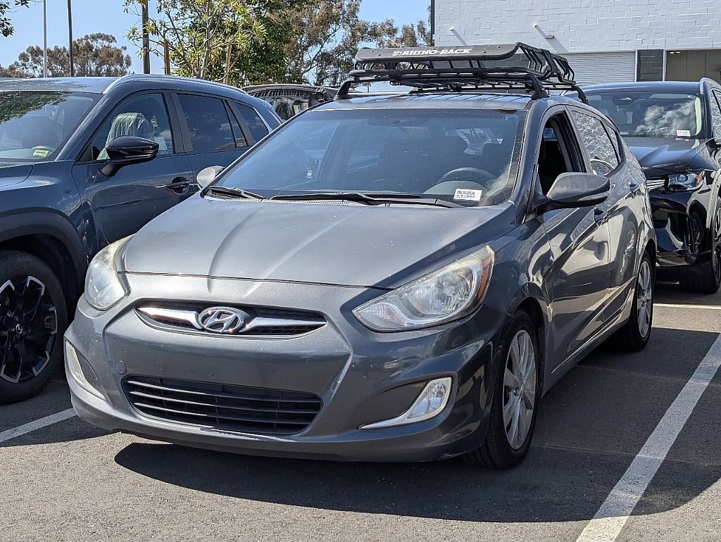 Used 2013 Hyundai Accent SE FWD image 3