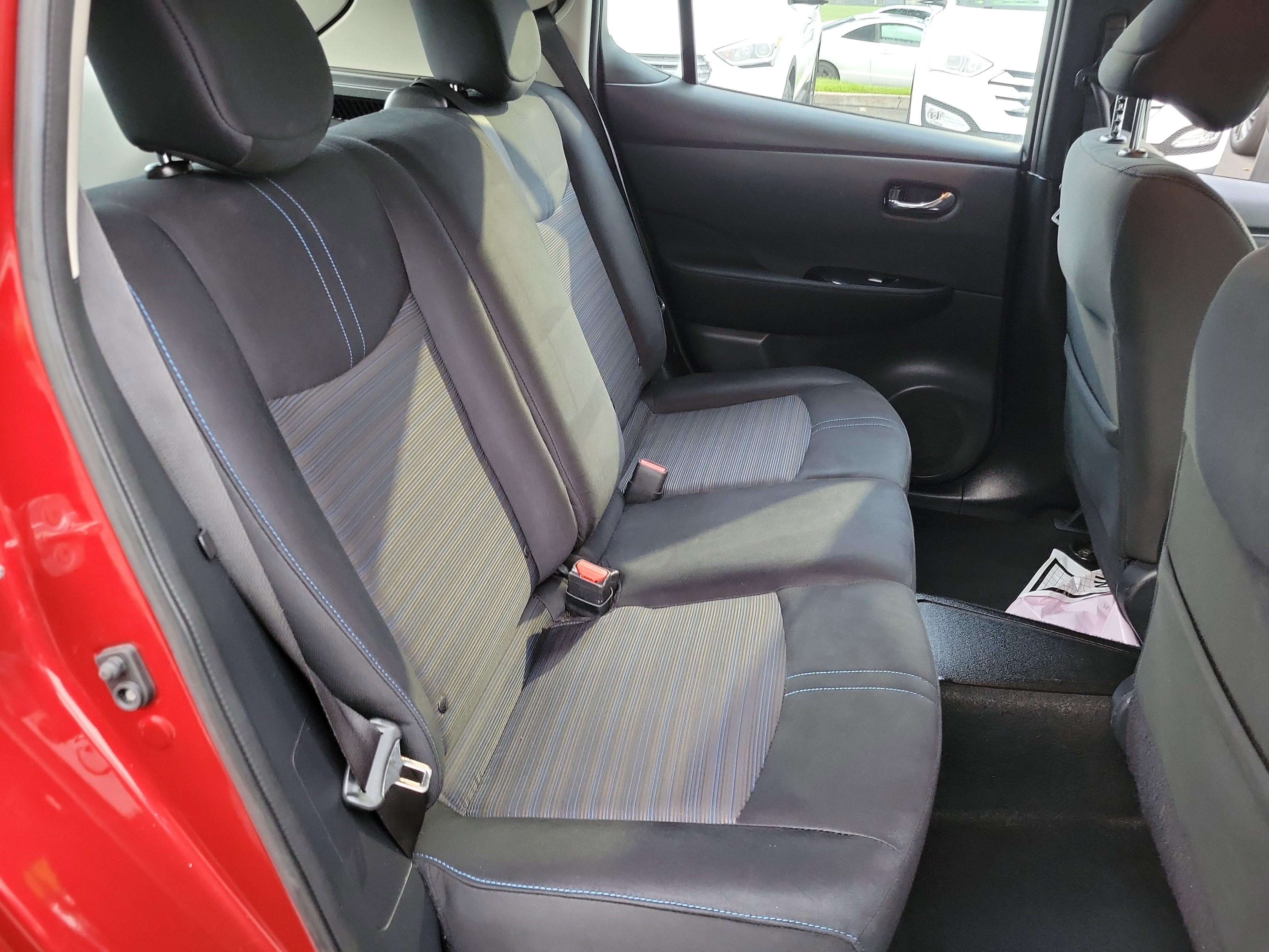 Used 2018 Nissan Leaf SV w/ SV Technology Package image 22