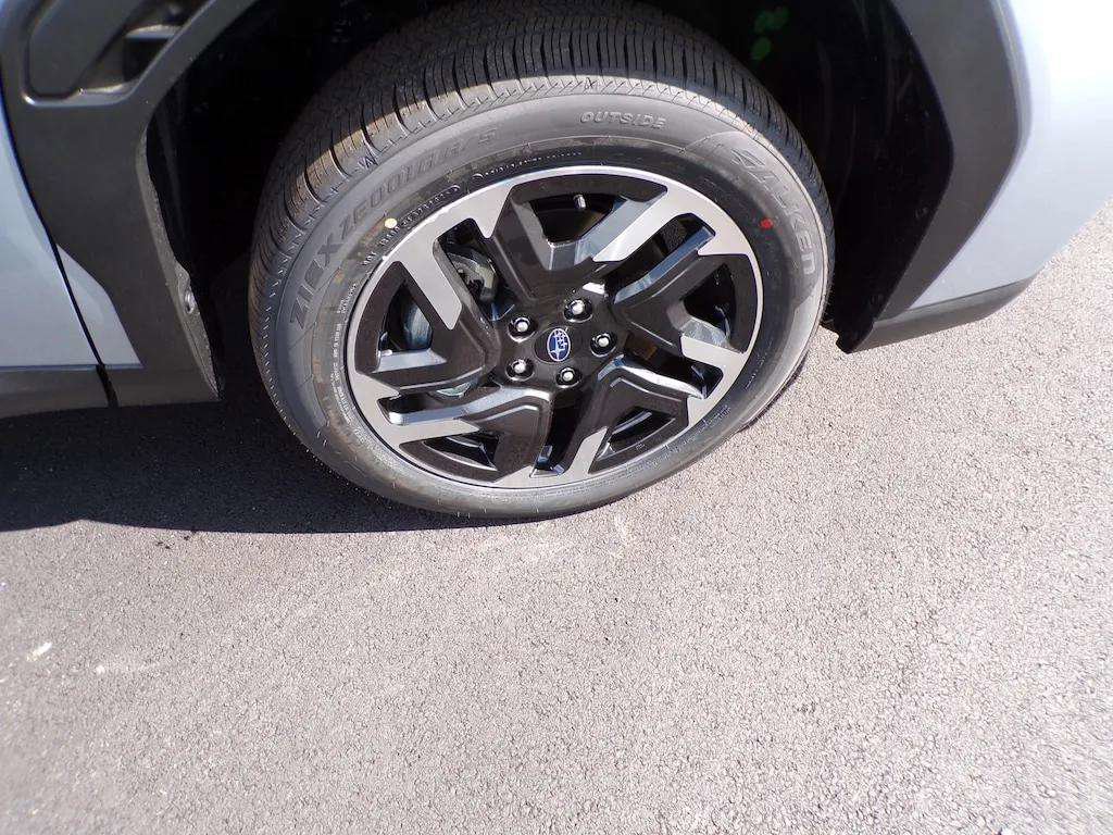 Certified 2025 Subaru Forester Limited image 10