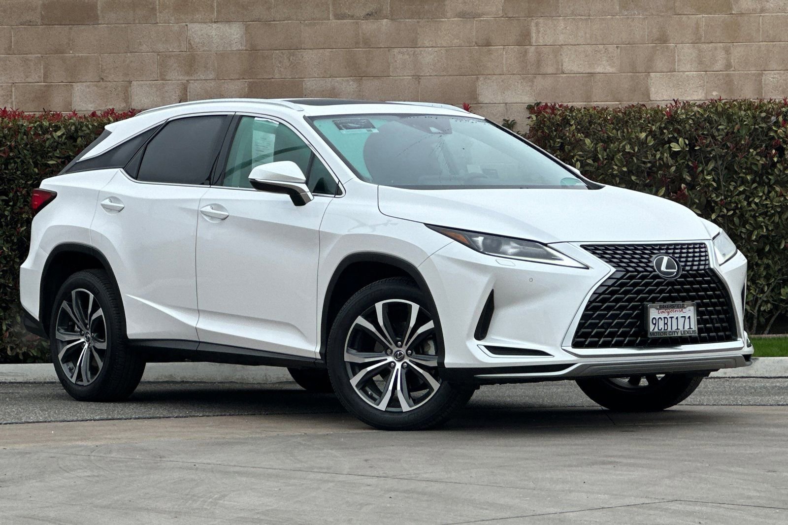 Certified 2022 Lexus RX 350 FWD w/ Premium Package image 2