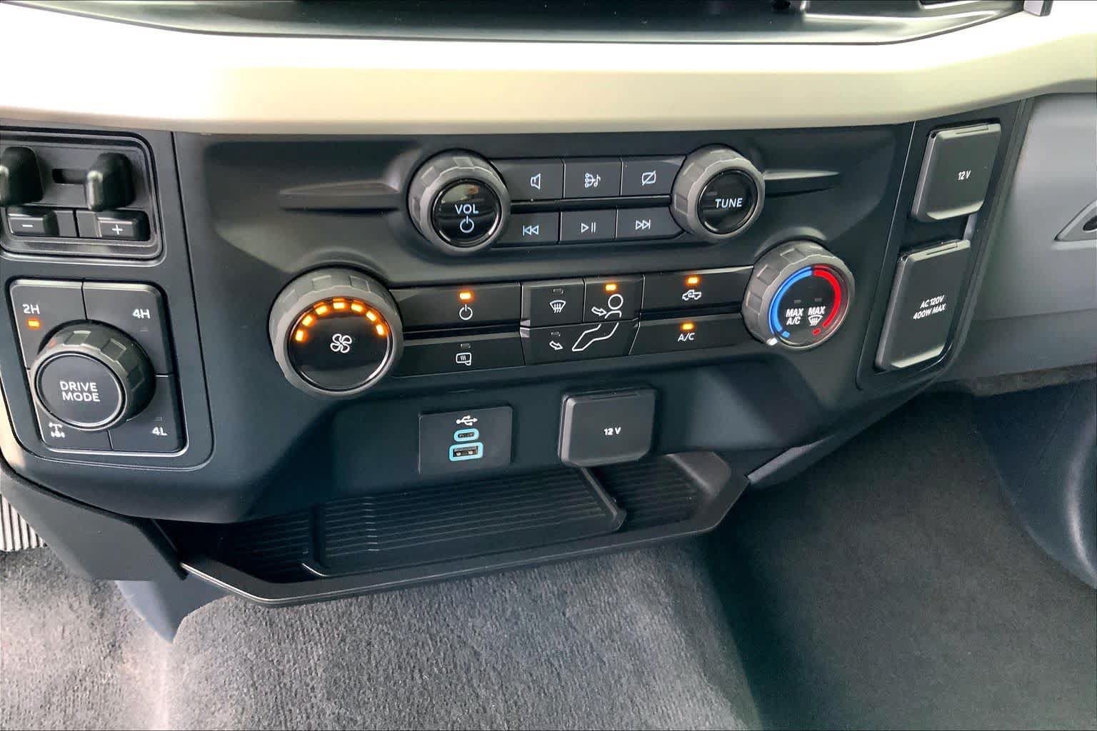 Used 2023 Ford F350 XLT w/ 360-Degree Camera Package AWD/4WD image 26