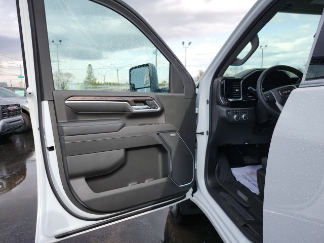 New 2025 GMC Sierra 2500 SLT w/ SLT Convenience Package image 17