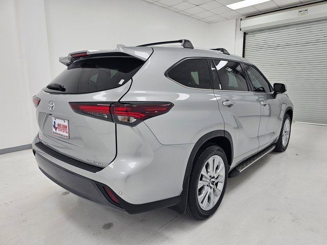 Used 2024 Toyota Highlander Limited image 40