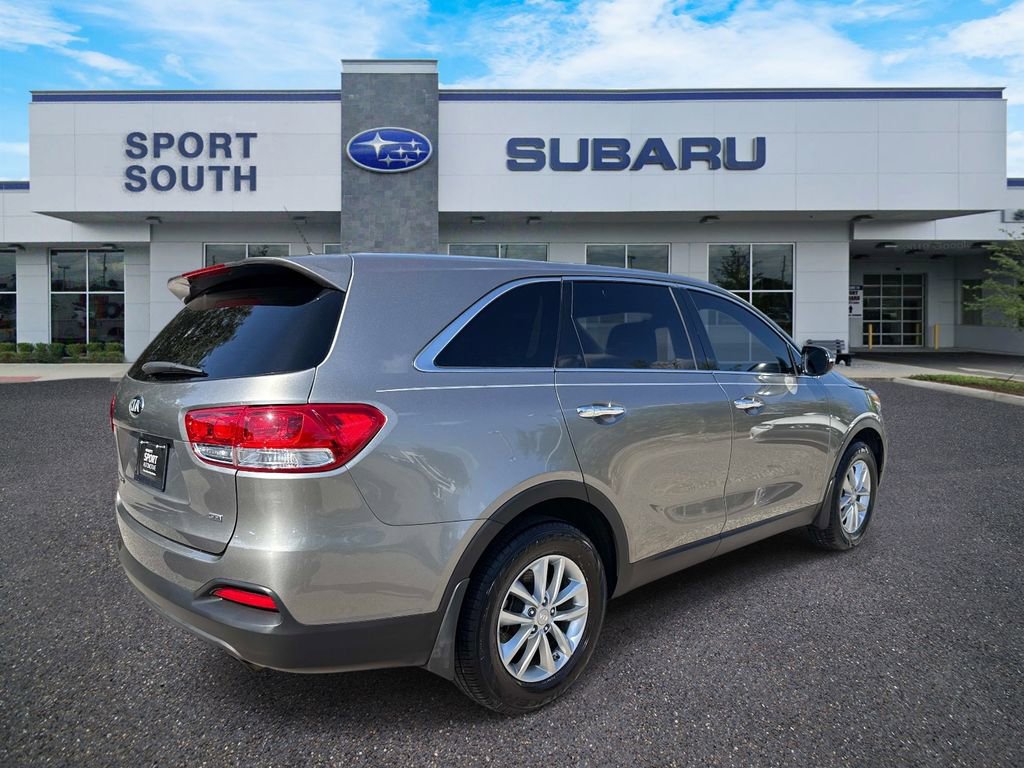 Used 2017 Kia Sorento L FWD image 3