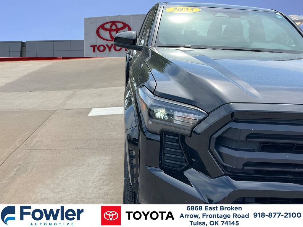 Certified 2025 Toyota Tacoma SR5 AWD/4WD image 32