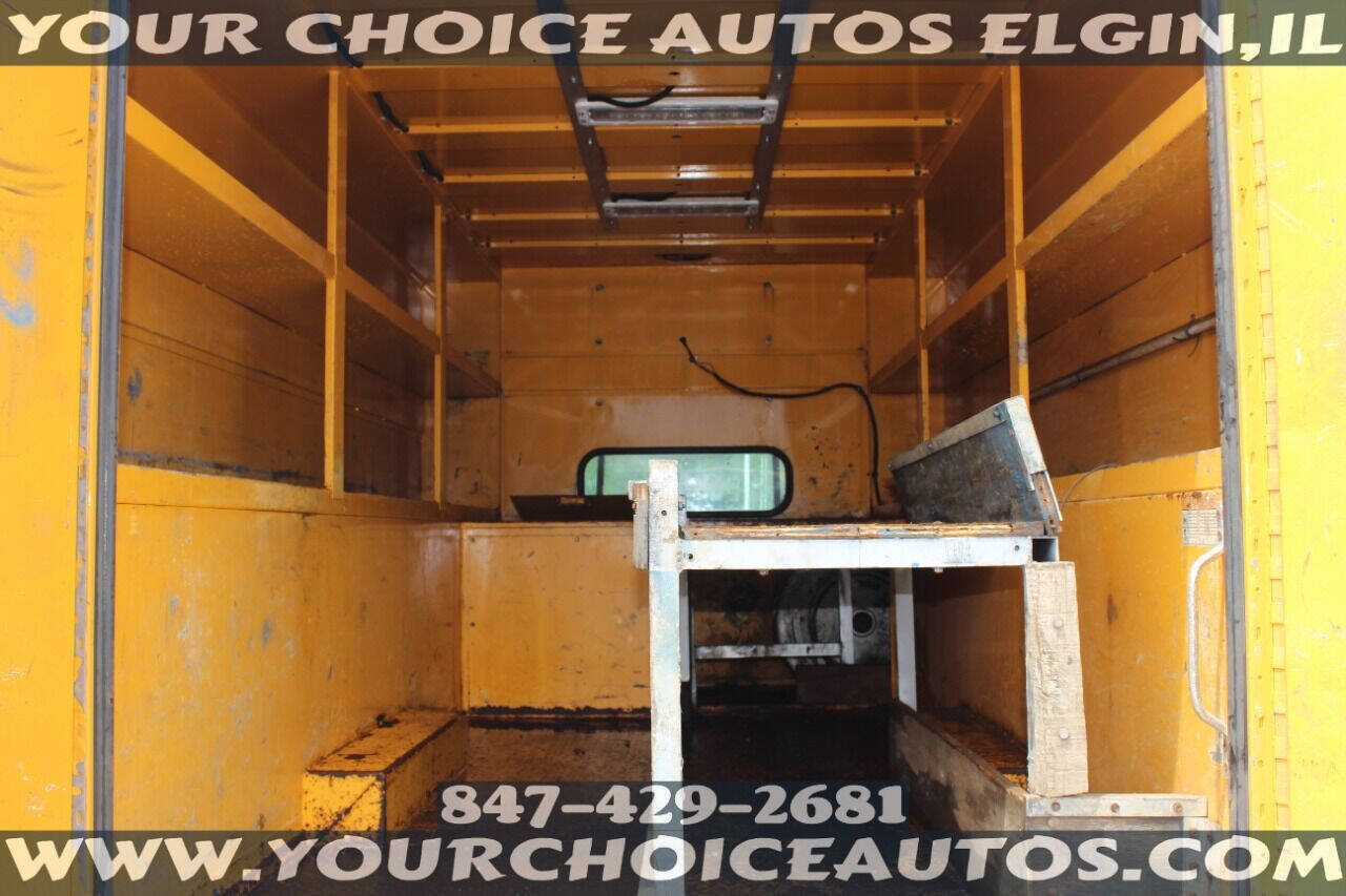 Used 2009 Ford F550 2WD Regular Cab Super Duty image 14