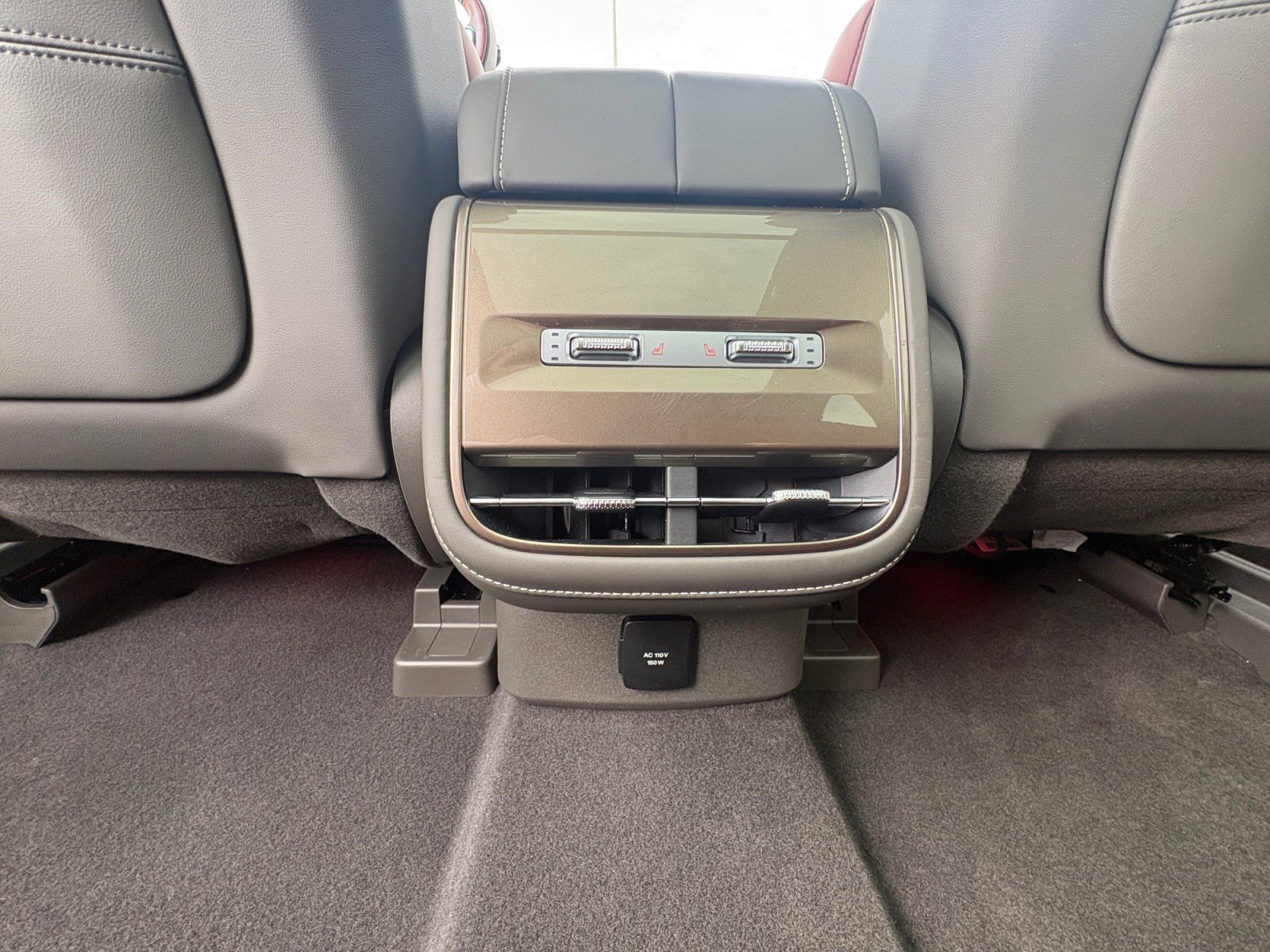 Certified 2024 Lincoln Nautilus Black Label w/ Jet Appearance Package (87T) image 19