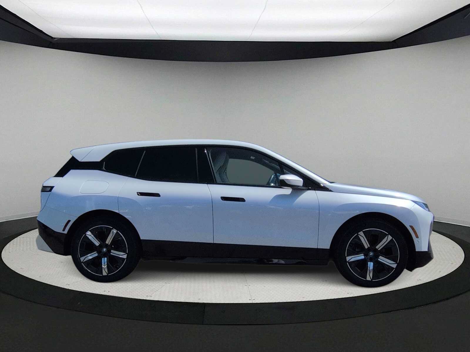 Certified 2024 BMW iX xDrive50 w/ Sport Package AWD/4WD image 9