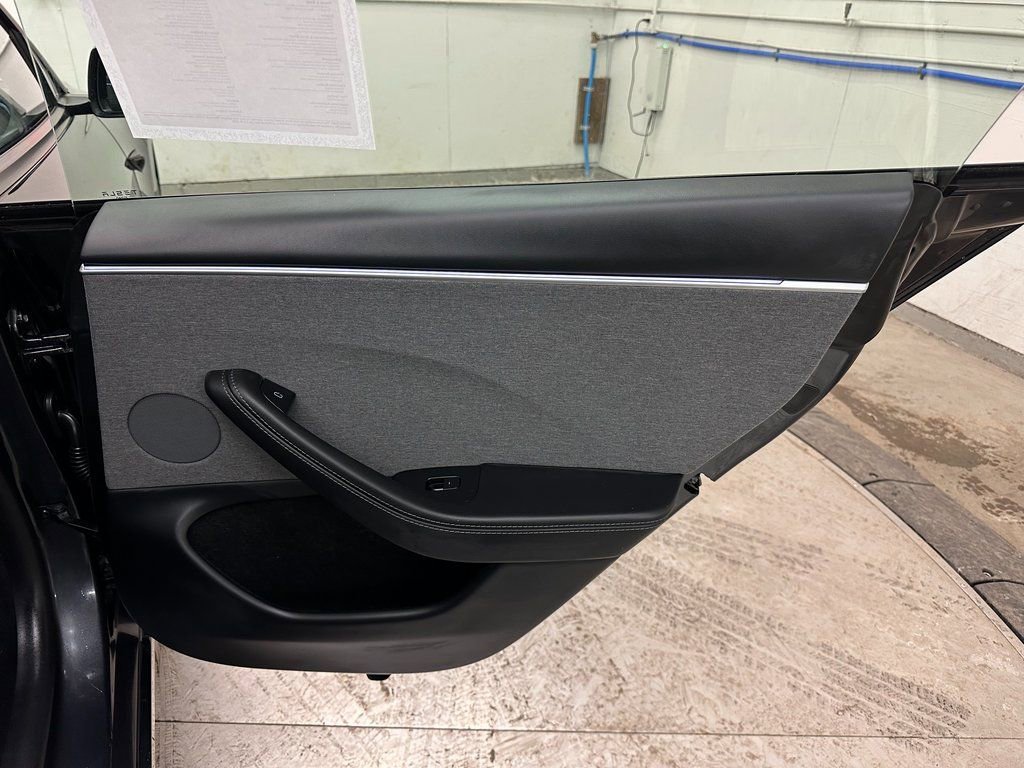Used 2025 Tesla Model 3 Long Range image 30